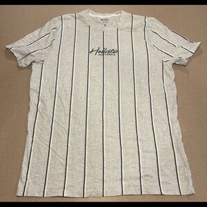 Hollister Men's Gray Tee with Black Stripes